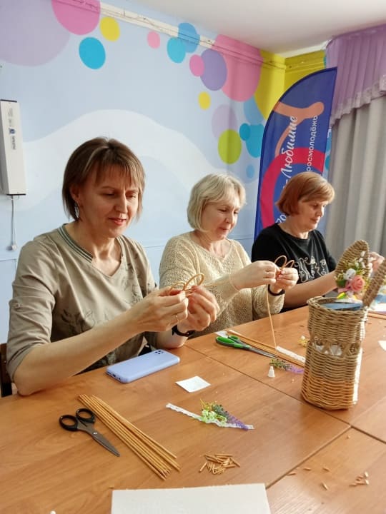 Плетение из бумажной лозы 